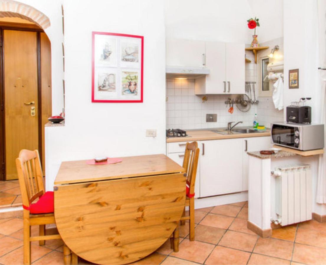 Charming Near The Colosseum In 45 M² With Balcony * Rome